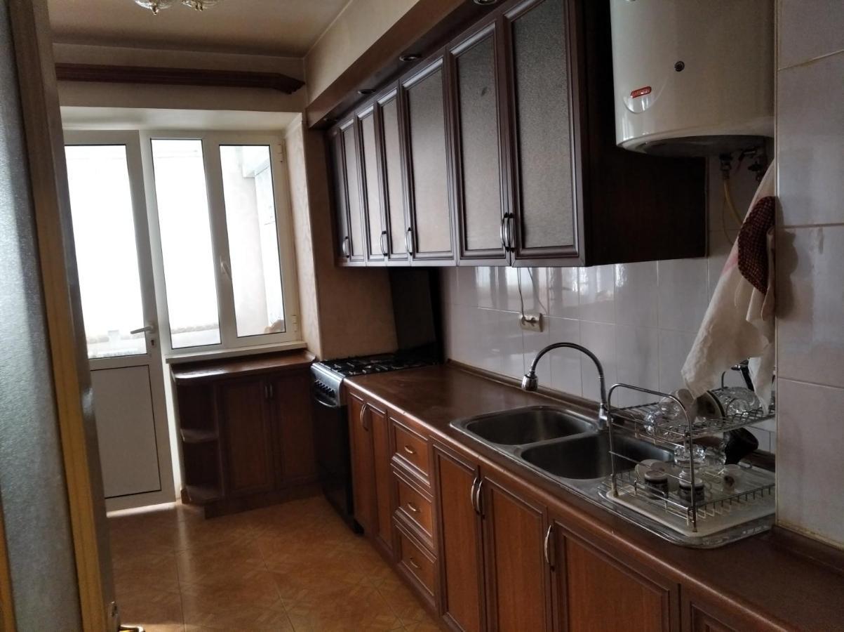 3 Room Apartment In Small Center Of Erivan Exterior foto