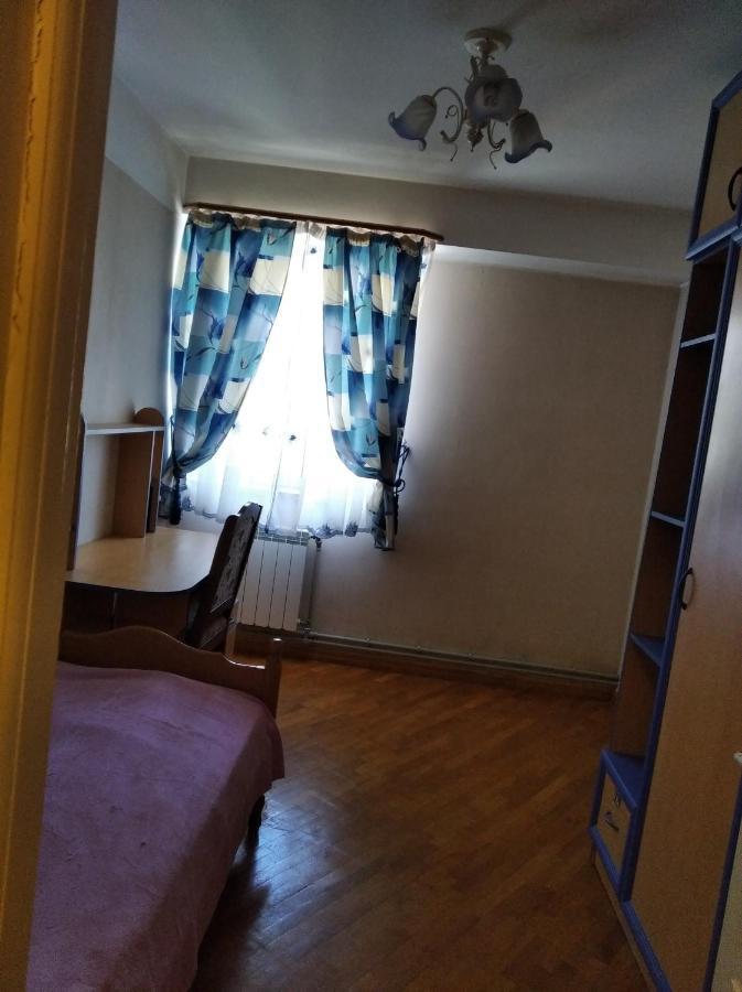 3 Room Apartment In Small Center Of Erivan Exterior foto