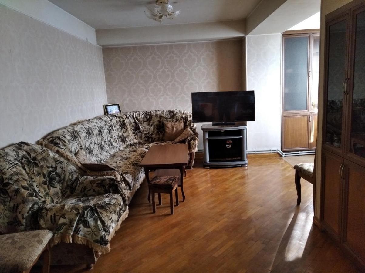 3 Room Apartment In Small Center Of Erivan Exterior foto