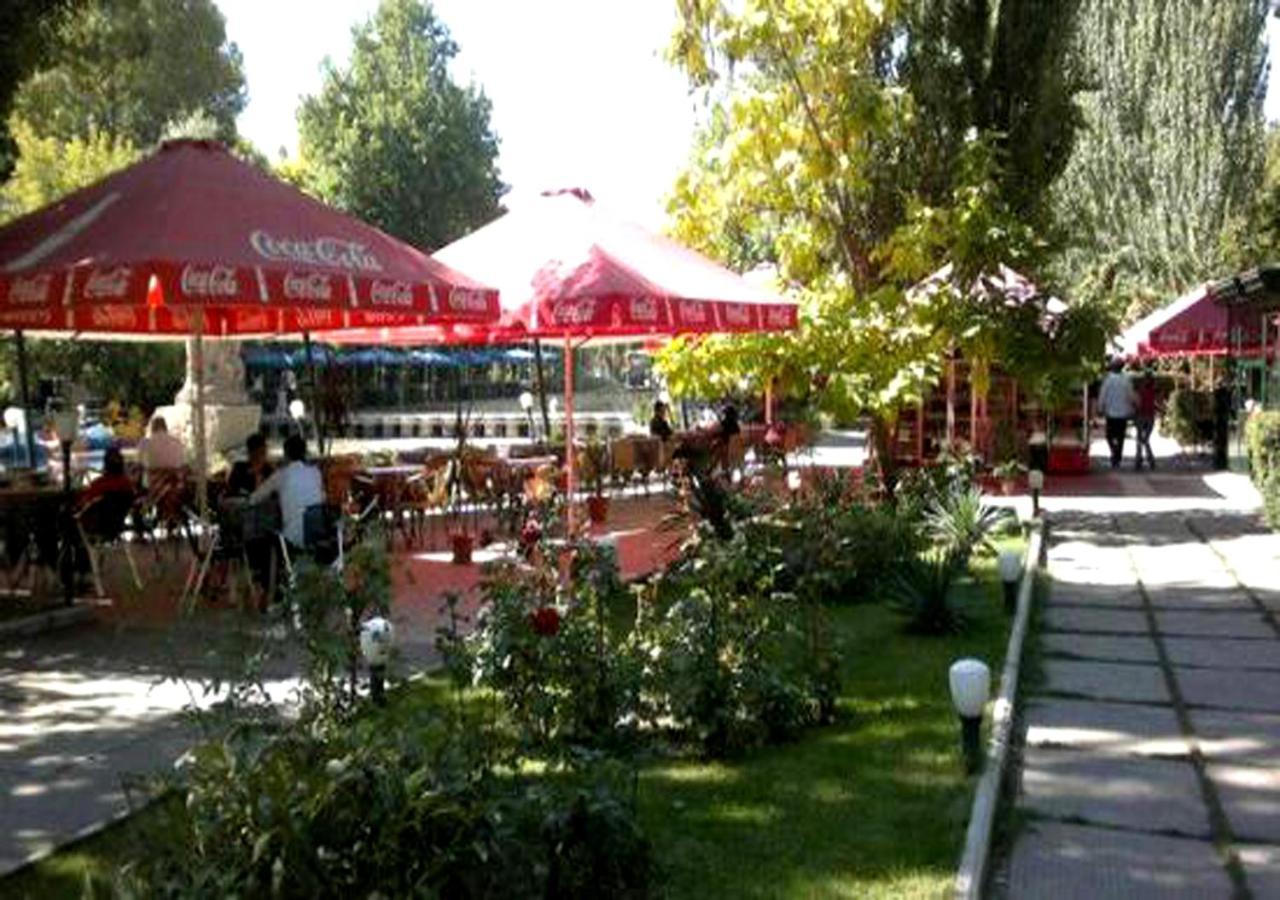 3 Room Apartment In Small Center Of Erivan Exterior foto