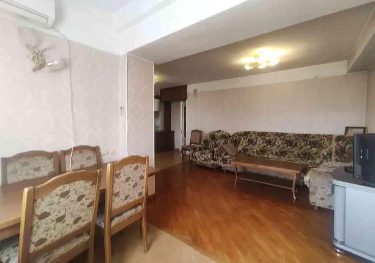 3 Room Apartment In Small Center Of Erivan Exterior foto